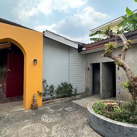 Baan Ma Feung Guesthouse Kanchanaburi Exteriér fotografie