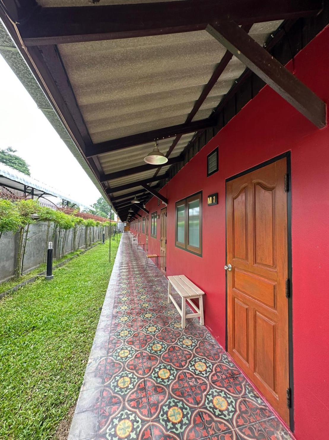 Baan Ma Feung Guesthouse Kanchanaburi Exteriér fotografie
