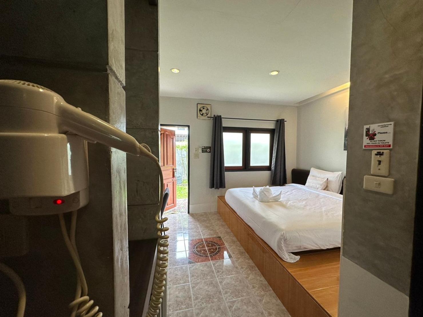 Baan Ma Feung Guesthouse Kanchanaburi Exteriér fotografie