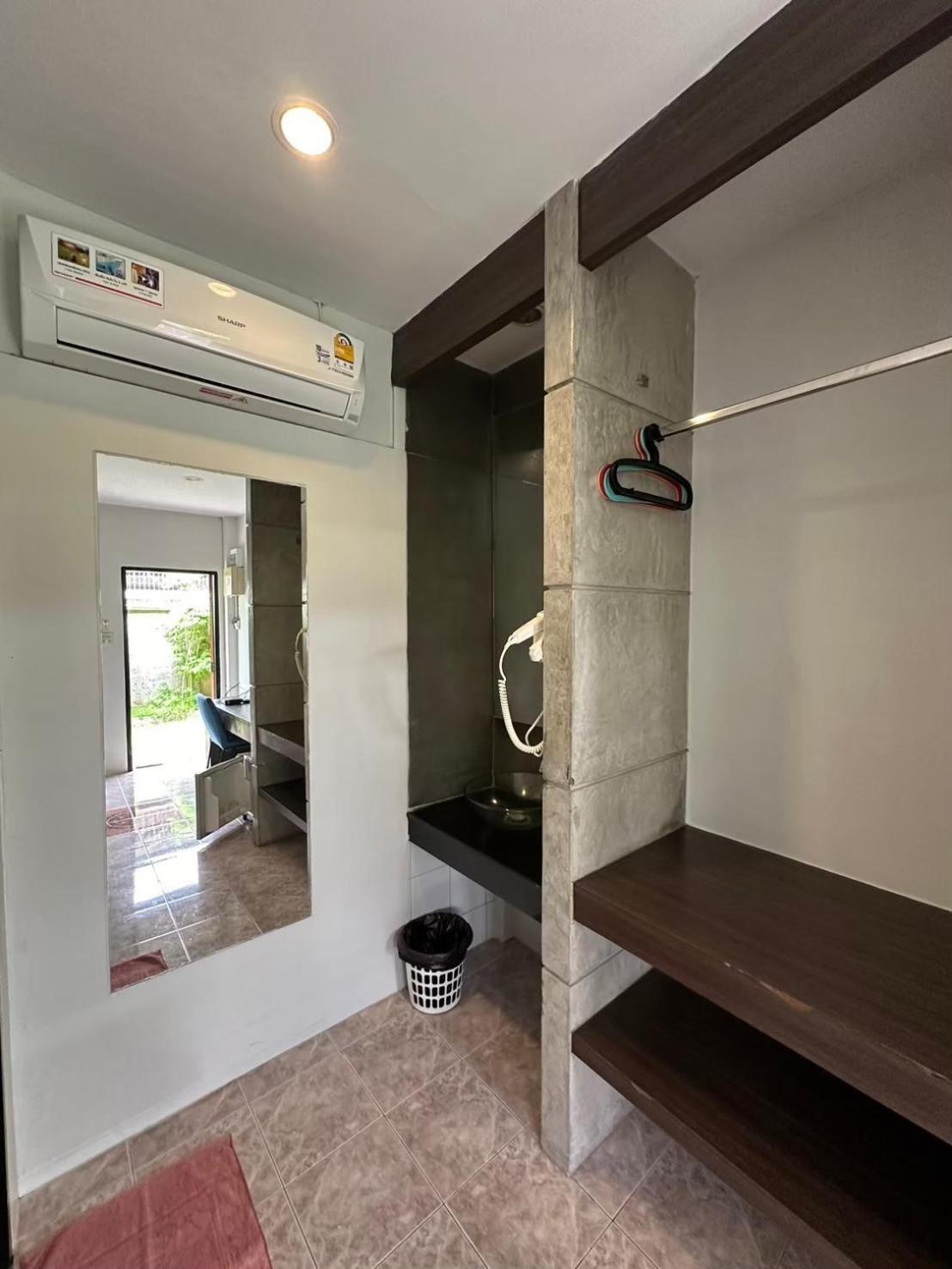Baan Ma Feung Guesthouse Kanchanaburi Exteriér fotografie