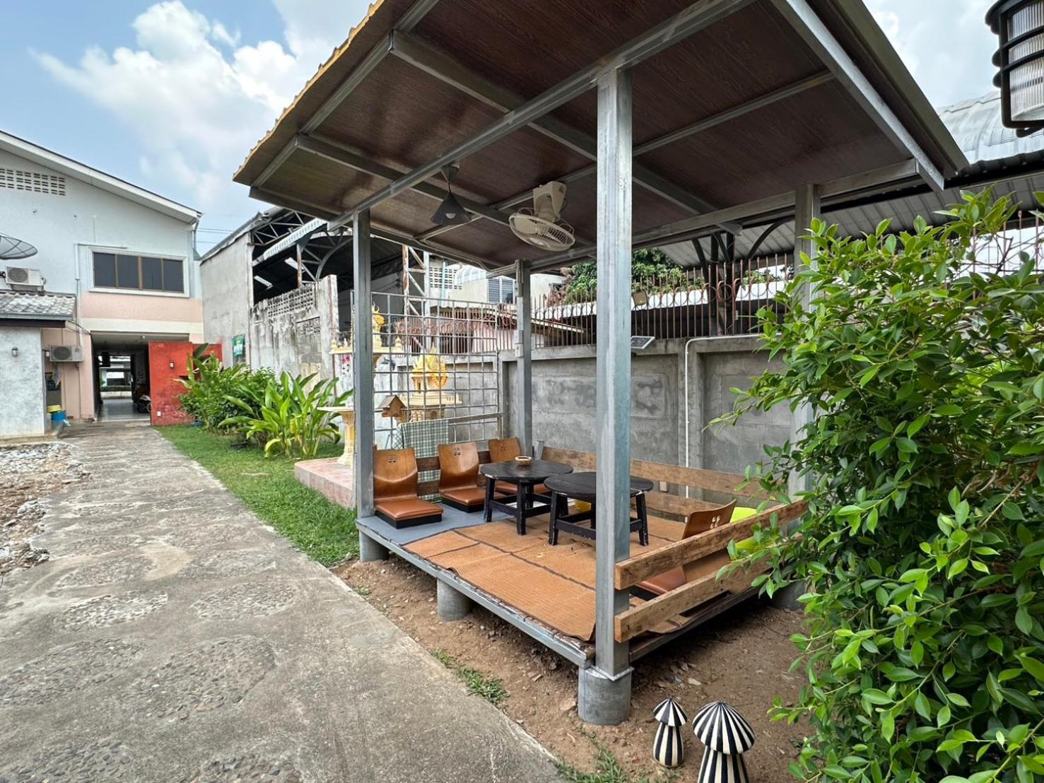 Baan Ma Feung Guesthouse Kanchanaburi Exteriér fotografie
