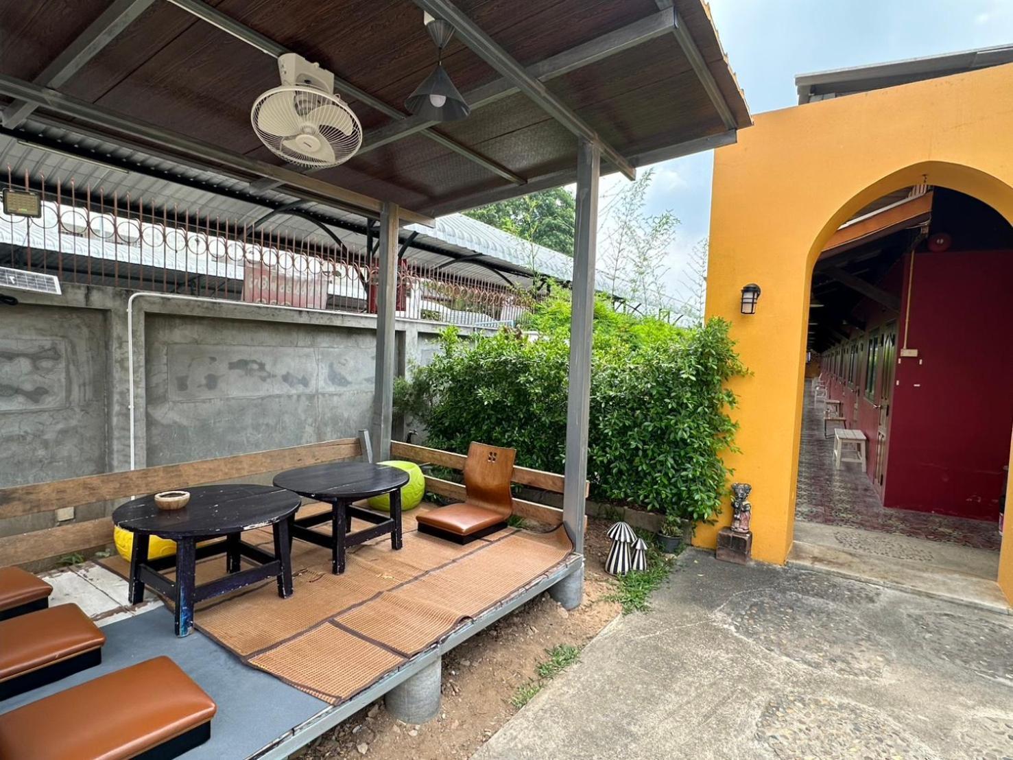 Baan Ma Feung Guesthouse Kanchanaburi Exteriér fotografie