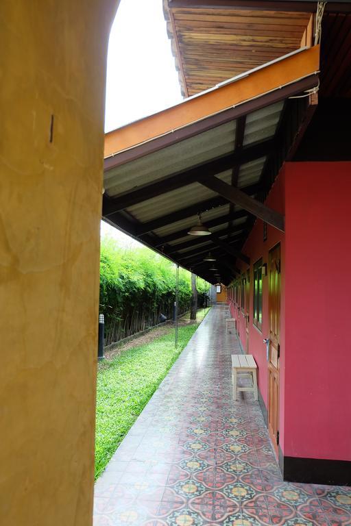 Baan Ma Feung Guesthouse Kanchanaburi Exteriér fotografie